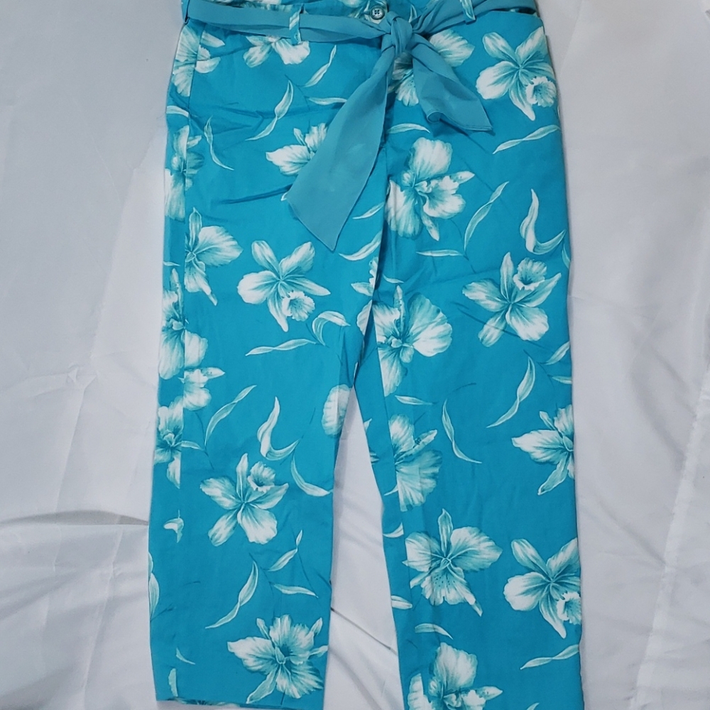Jones NY Signature Turquoise Capris - Picture 2 of 5